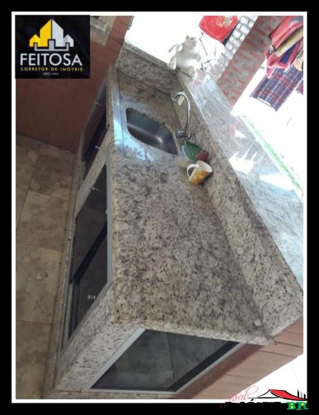 CASA COM 3 QUARTOS — foto 2