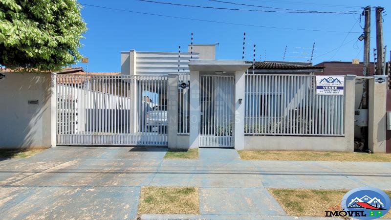 Foto principal: 🔑Vendo Casa Com 03 Quartos🔑