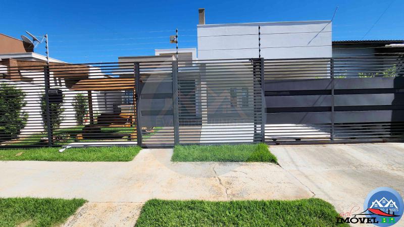Foto principal: Vendo Casa Bairro Flamboyants 03 Quartos, sendo 01 suíte com closet