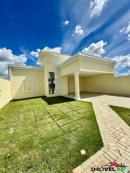 Foto principal: Casa pronta para morar à venda no Bairro Mont'Serrat