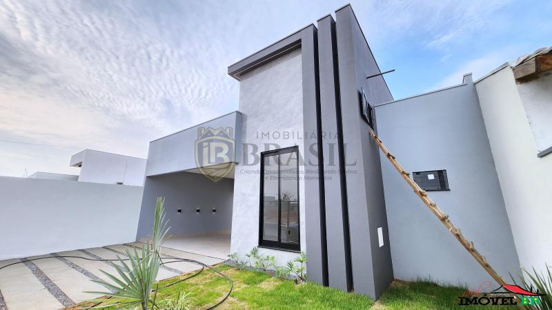 Foto principal: ⭐Vendo Casa de 03 quartos com 01 suíte MontSerrat⭐